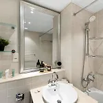 Spacious 1 Bedroom Apartment With Dubai Marina View