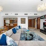 Spacious 1 Bedroom Apartment With Dubai Marina View
