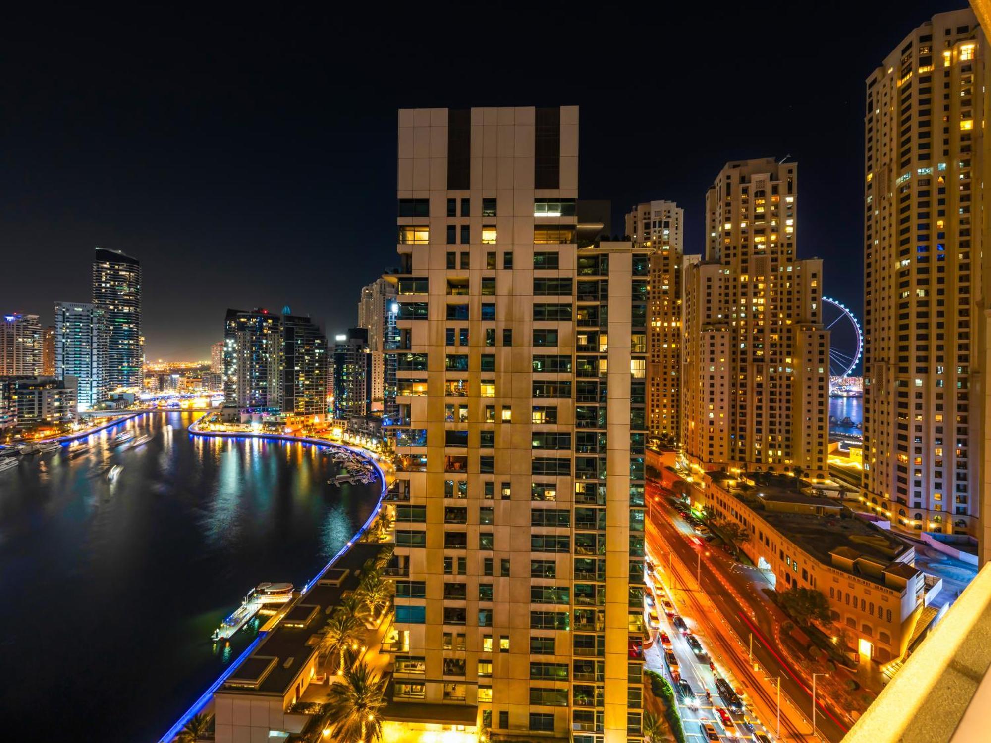 Spacious 1 Bedroom Apartment With Dubai Marina View Apartment