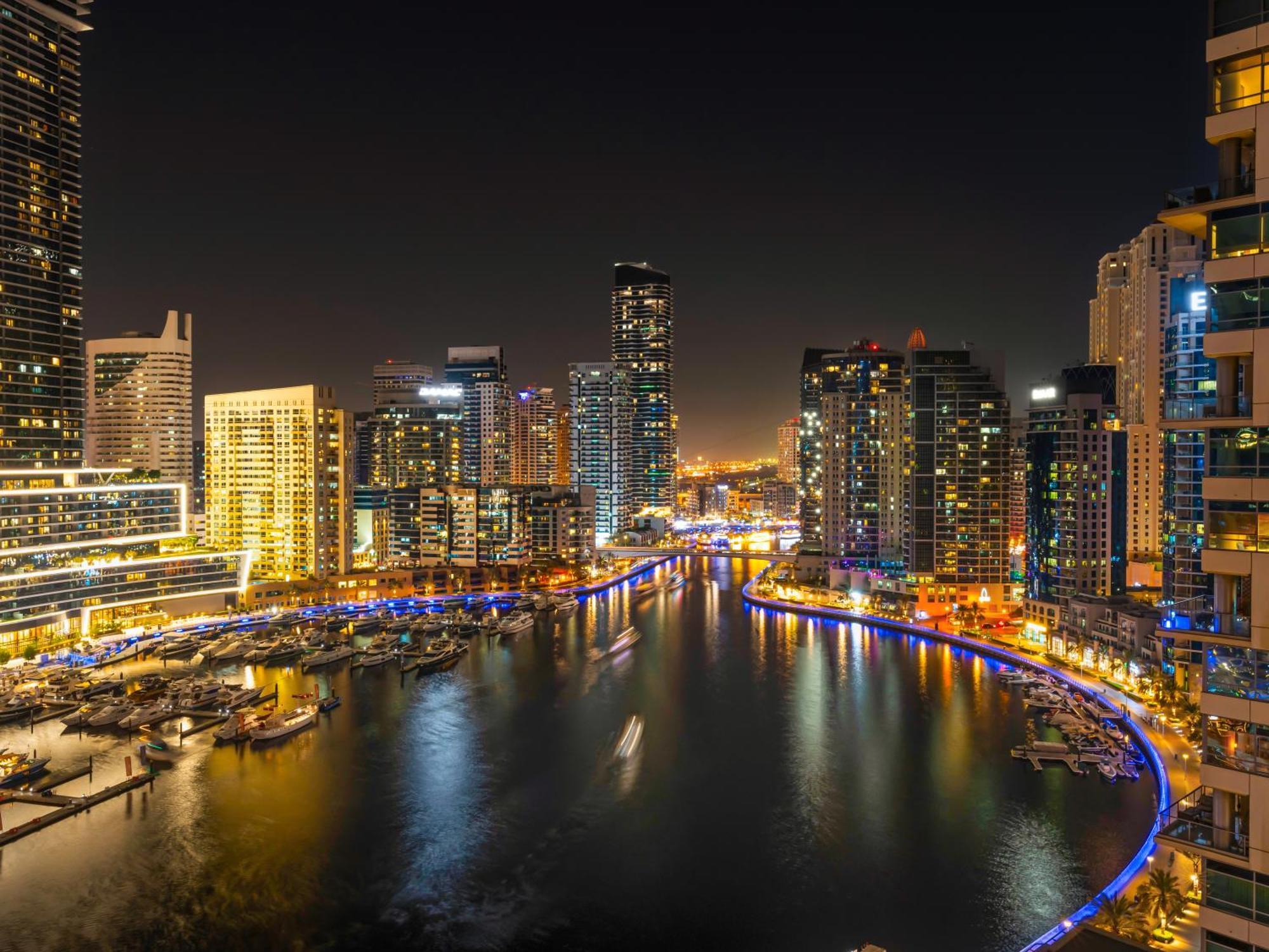 Spacious 1 Bedroom Apartment With Dubai Marina View Apartment *