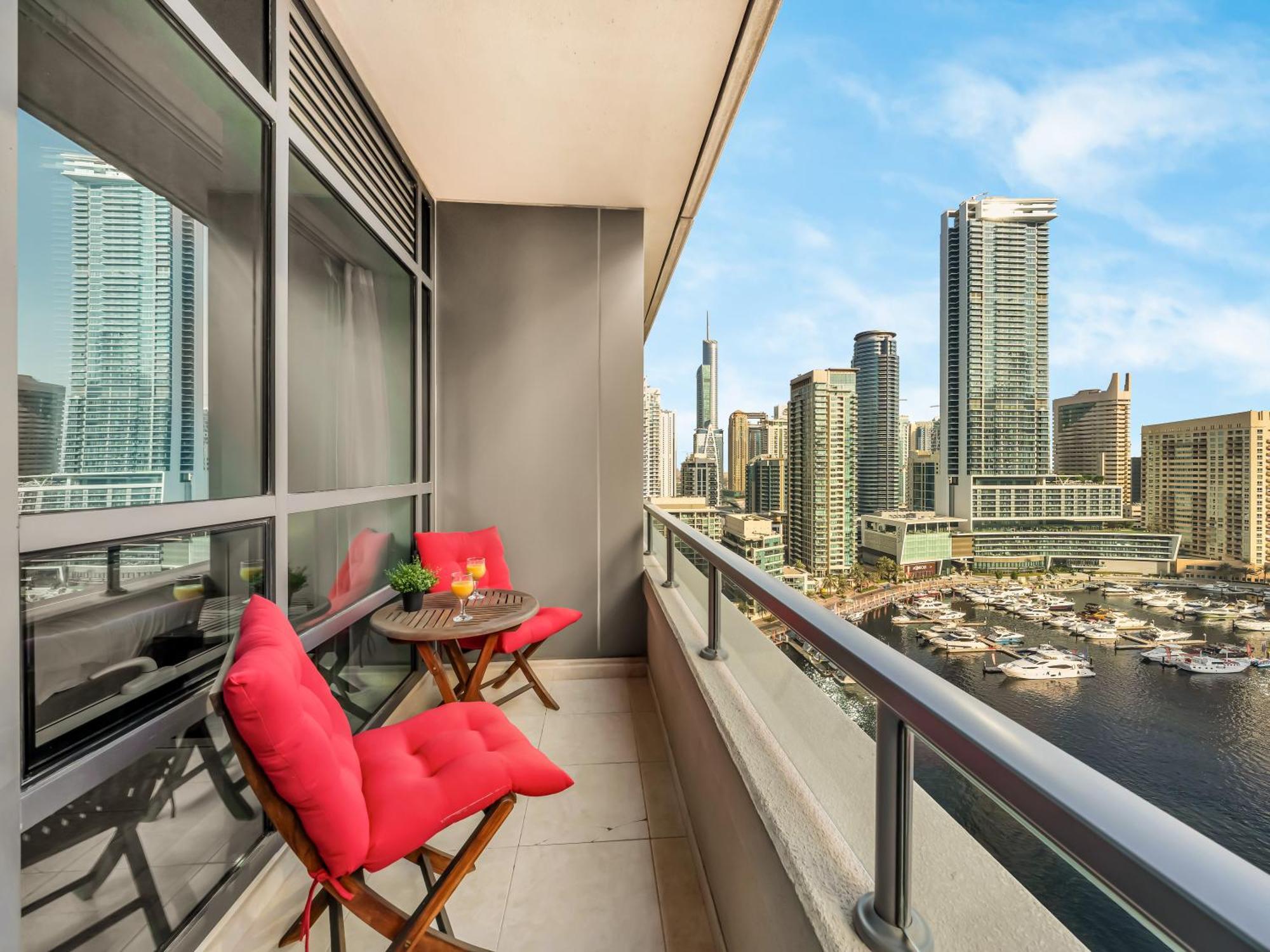 Spacious 1 Bedroom Apartment With Dubai Marina View Apartment Dubai
