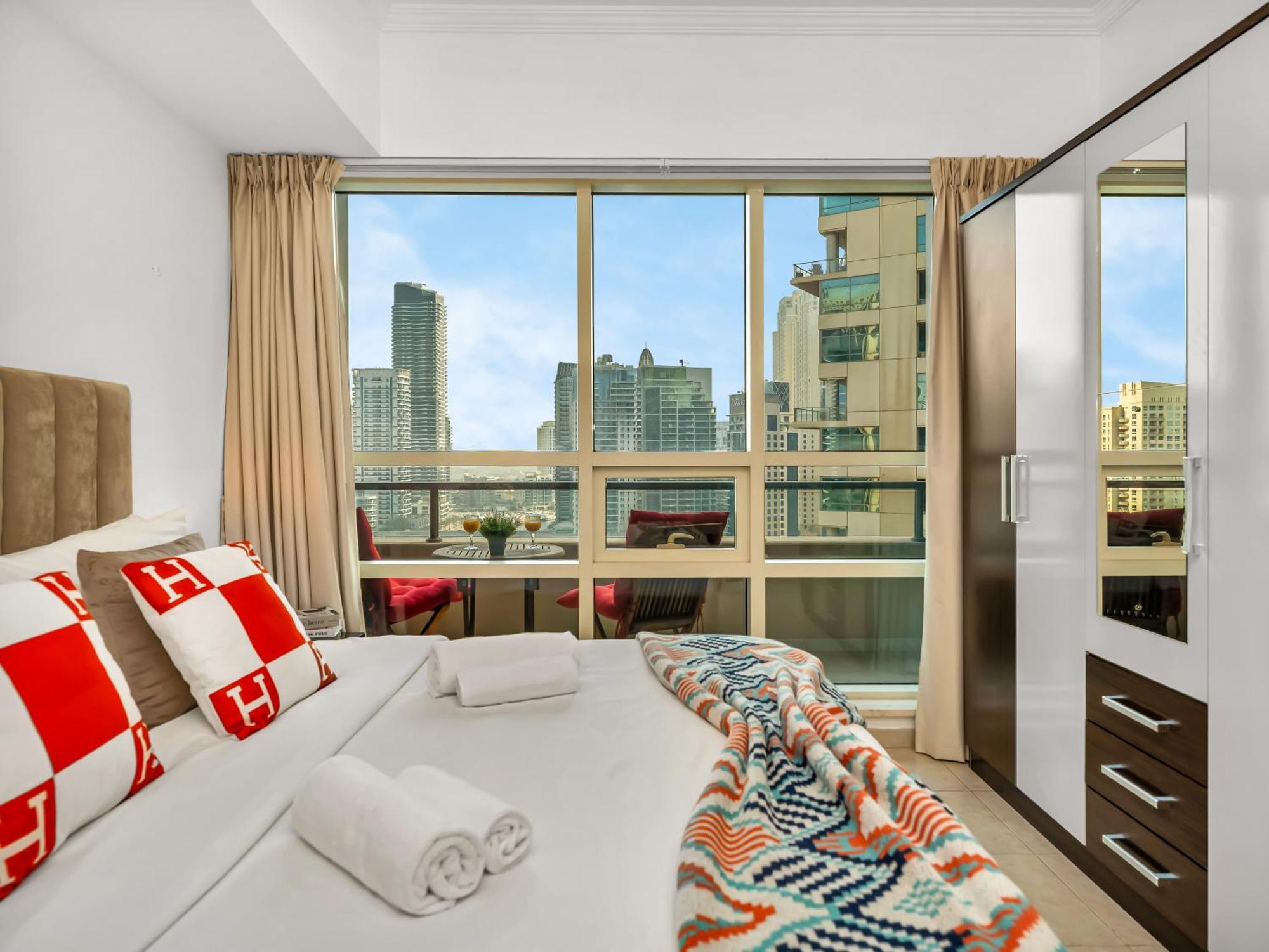 Apartment Spacious 1 Bedroom Apartment With Dubai Marina View *